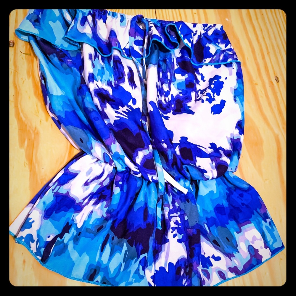 Colorful sleeveless blouse